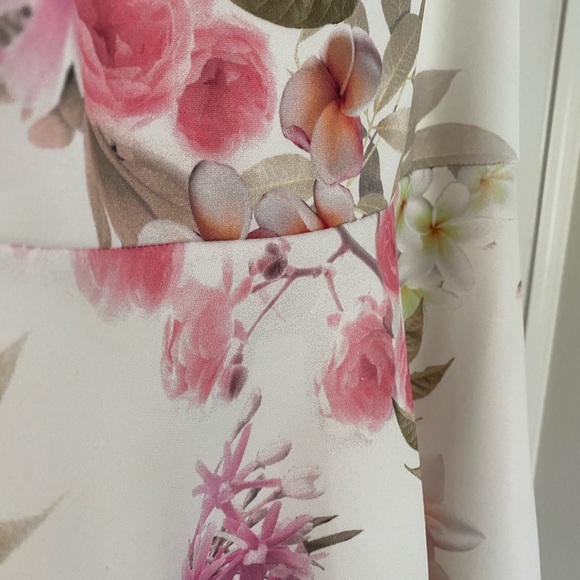 Dress - Picture 3 of 4